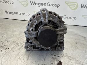 Alternator b Nissan Qashqai 2015 (fotografija 1)
