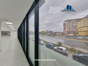 TOTAL PRO / Poslovni prostor 680 m2 / Stup "IZVOR"
