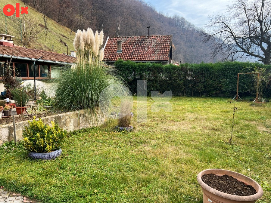 Dvospratna kuća sa konobom, Zenica 4