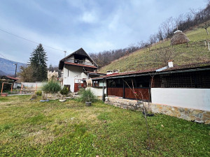 Dvospratna kuća sa konobom, Zenica