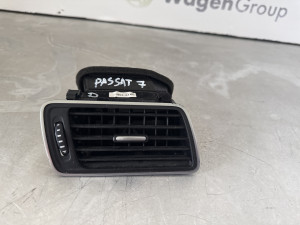 Resetka ventilacije desna Volkswagen Passat 7