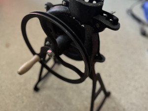 Ručni krunjač za kukuruz