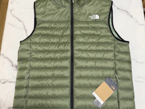 *THE NORTH FACE* Prsluk (muski) vl.L i XL