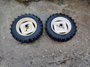 GUMENI TOČKOVI HONDA F600-620 gume 4.00-12