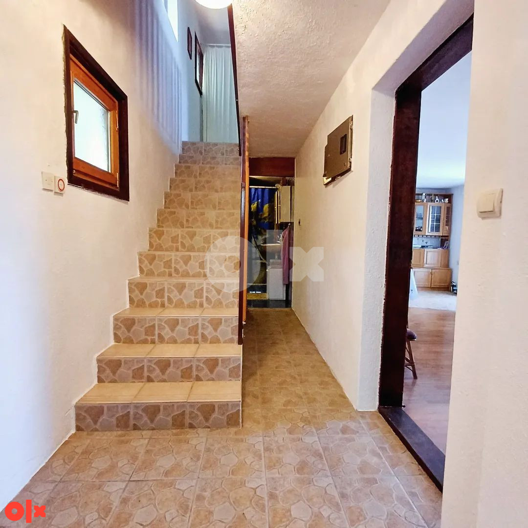 Kuća Prijedor 500m2, NOV KROV 6