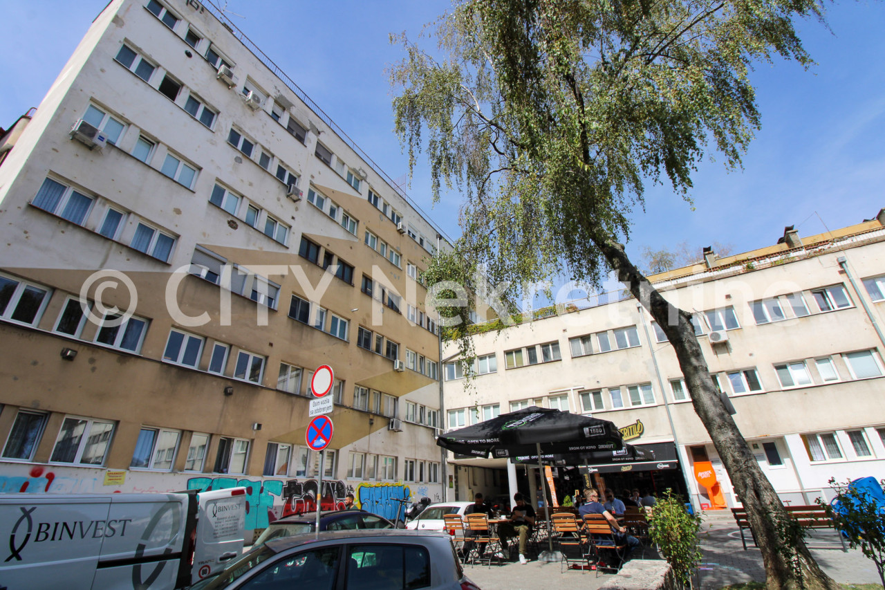 Trosoban stan - Centar - Branilaca Sarajeva - 82 m2