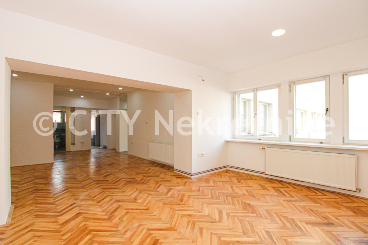 Trosoban stan - Centar - Branilaca Sarajeva - 82 m2 2