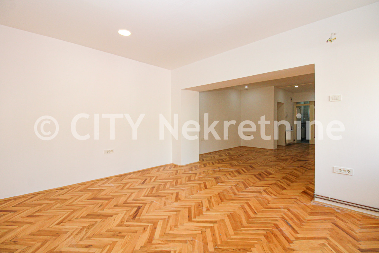 Trosoban stan - Centar - Branilaca Sarajeva - 82 m2 3