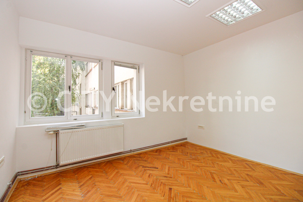 Trosoban stan - Centar - Branilaca Sarajeva - 82 m2 9
