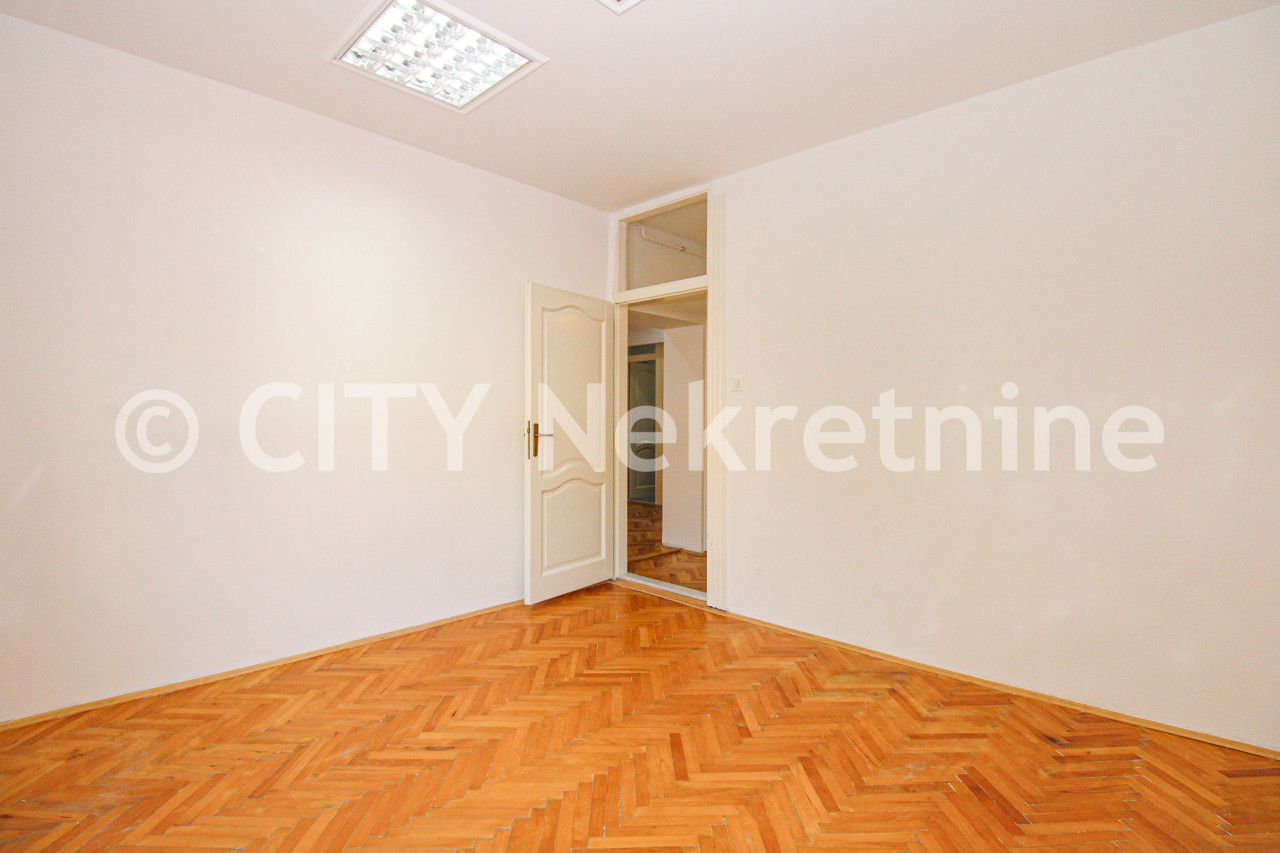 Trosoban stan - Centar - Branilaca Sarajeva - 82 m2 10