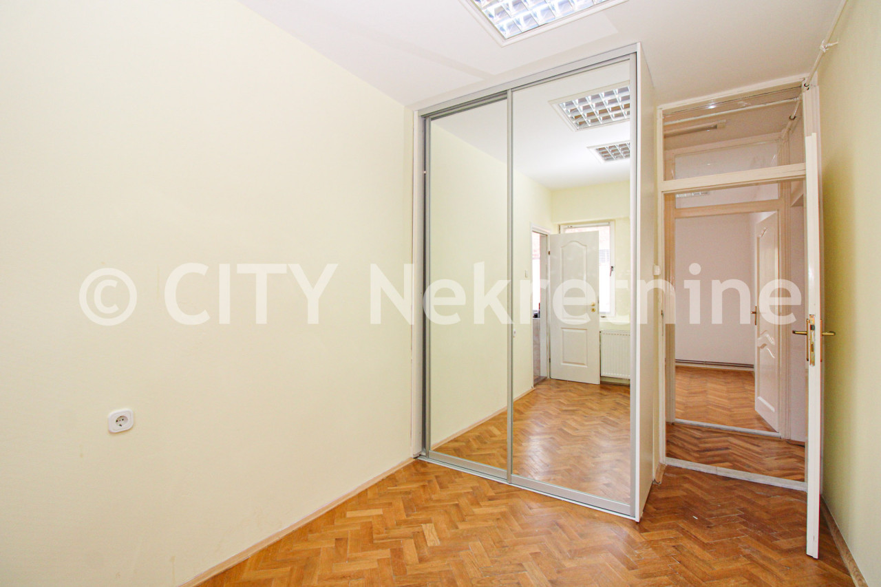 Trosoban stan - Centar - Branilaca Sarajeva - 82 m2 14