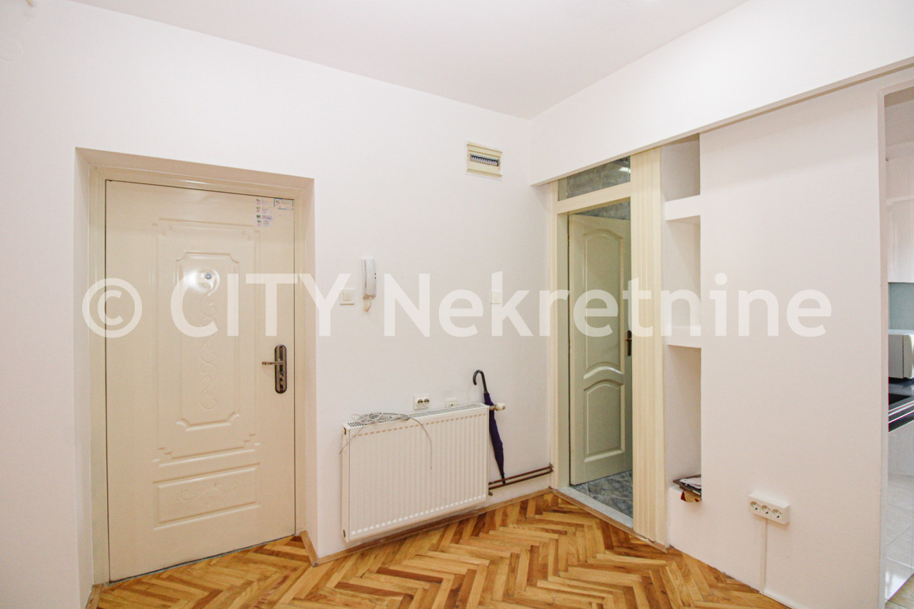 Trosoban stan - Centar - Branilaca Sarajeva - 82 m2 18