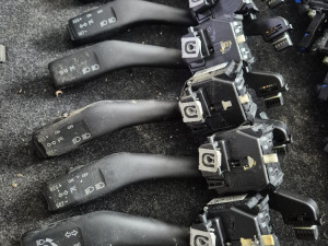 Rucica zmigavaca i brisaca seat skoda audi wv