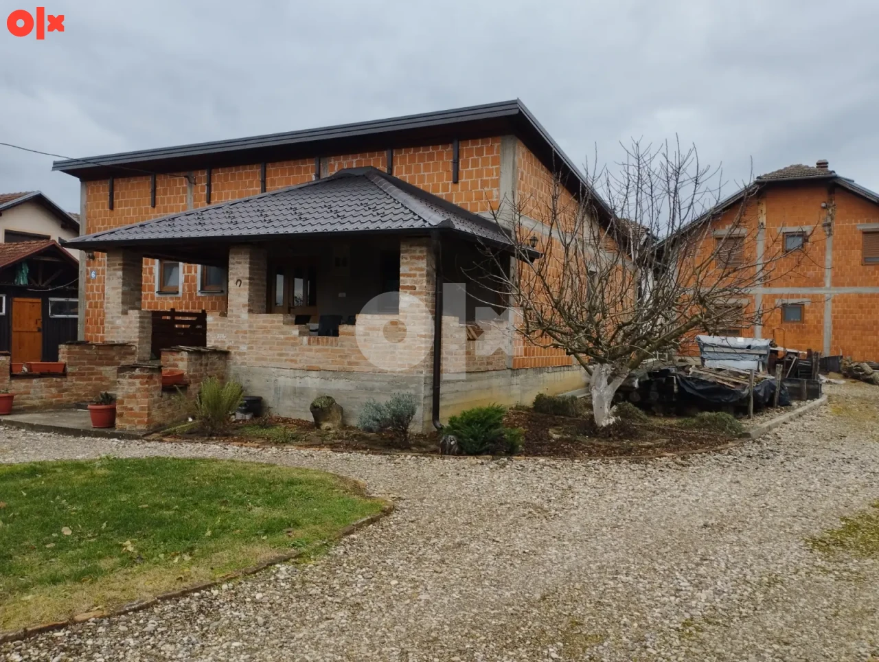 Kuća i pomoćni objekti, Gradiška 143m2 + 28m2 na placu 1000m2 3