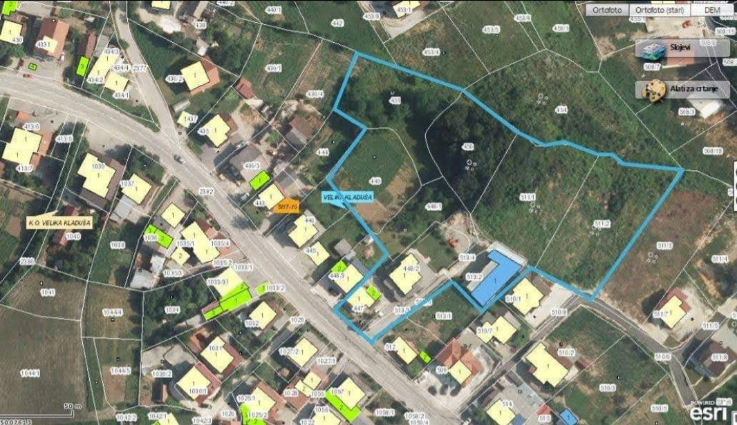 Zemljište Velika Kladuša, i zgrada u izgradnji 3