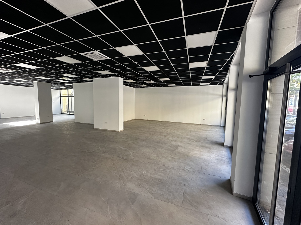 Poslovni prostor na odličnoj lokaciji - 411 m2 3