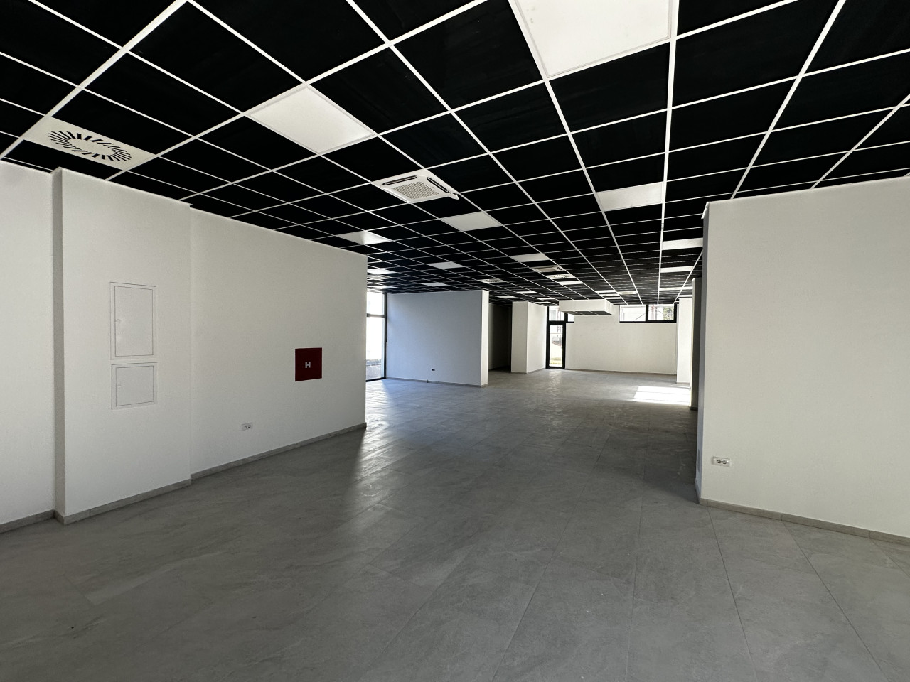 Poslovni prostor na odličnoj lokaciji - 411 m2 6
