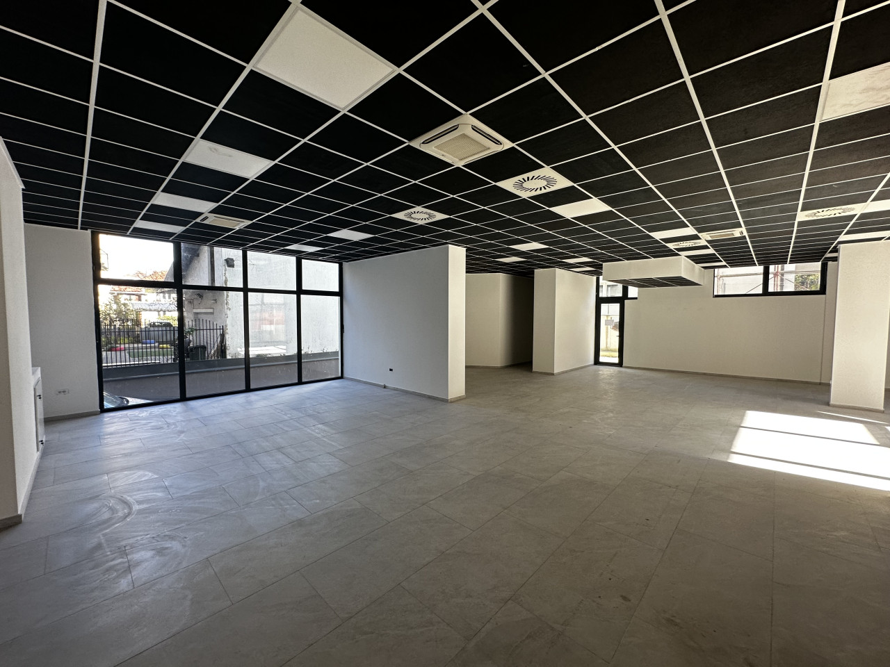 Poslovni prostor na odličnoj lokaciji - 411 m2 7