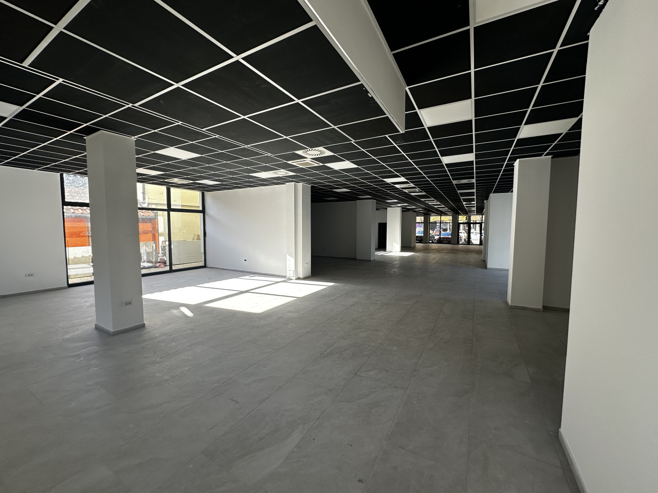 Poslovni prostor na odličnoj lokaciji - 411 m2 8