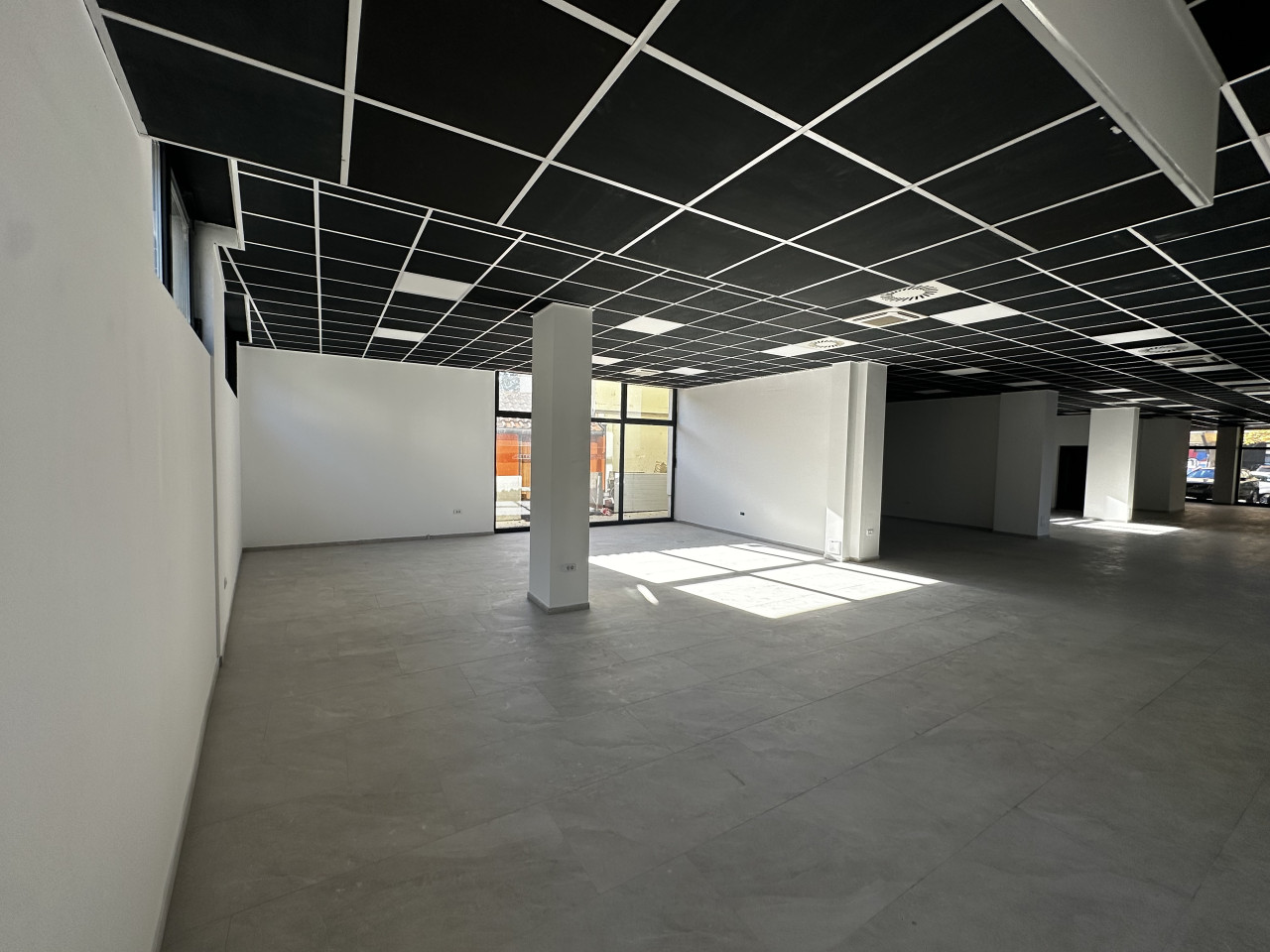 Poslovni prostor na odličnoj lokaciji - 411 m2 9