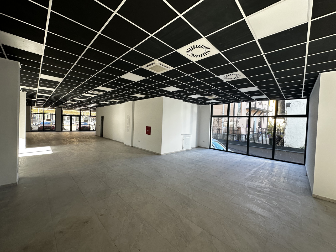 Poslovni prostor na odličnoj lokaciji - 411 m2 11