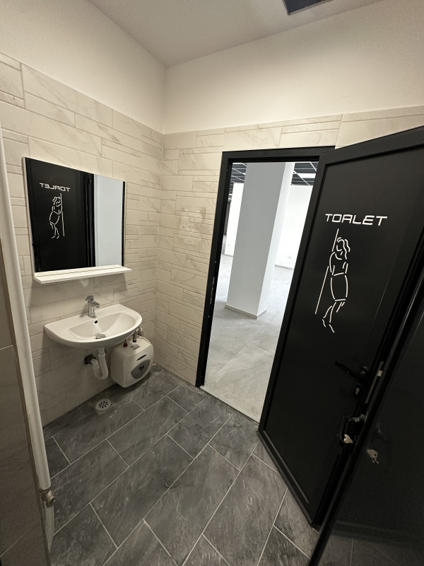 Poslovni prostor na odličnoj lokaciji - 411 m2 19