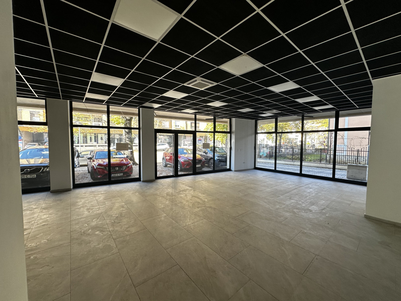 Poslovni prostor na odličnoj lokaciji - 411 m2 20