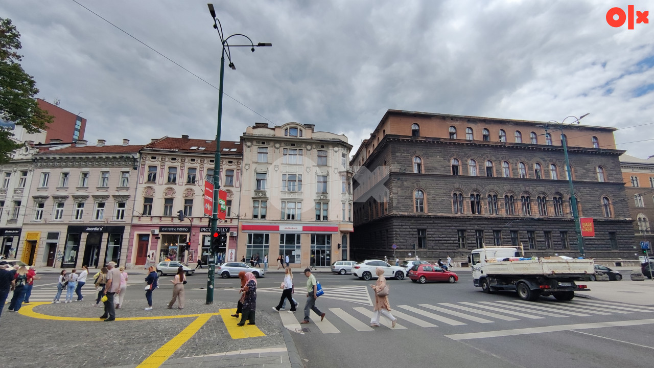 Centar , Titova , petosoban namjesten stan!