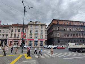 Centar , Titova , petosoban namjesten stan!