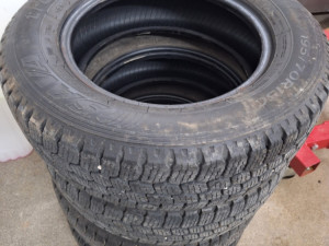 Gume 175 70 15C Goodyear 2 kom,Sava 4 komada