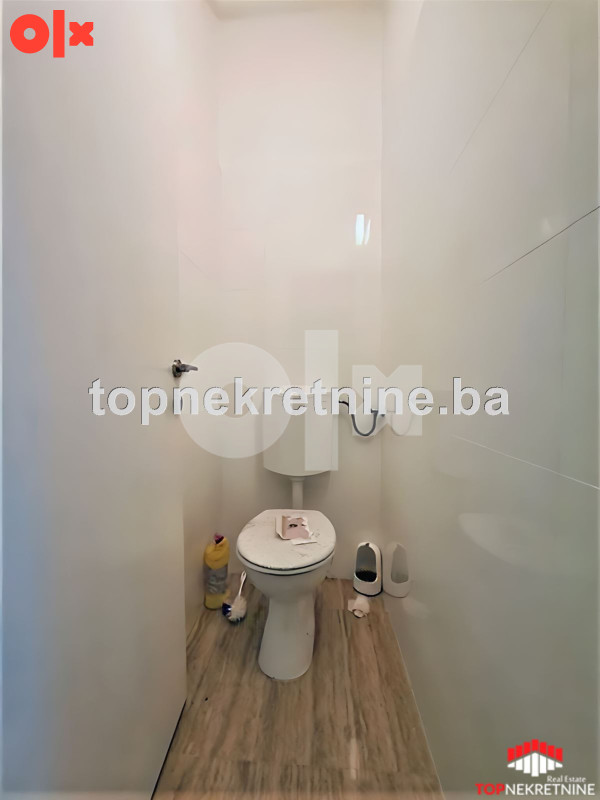 Poslovni prostor sa skladištem od 143m2 na Koševskom brdu. 13