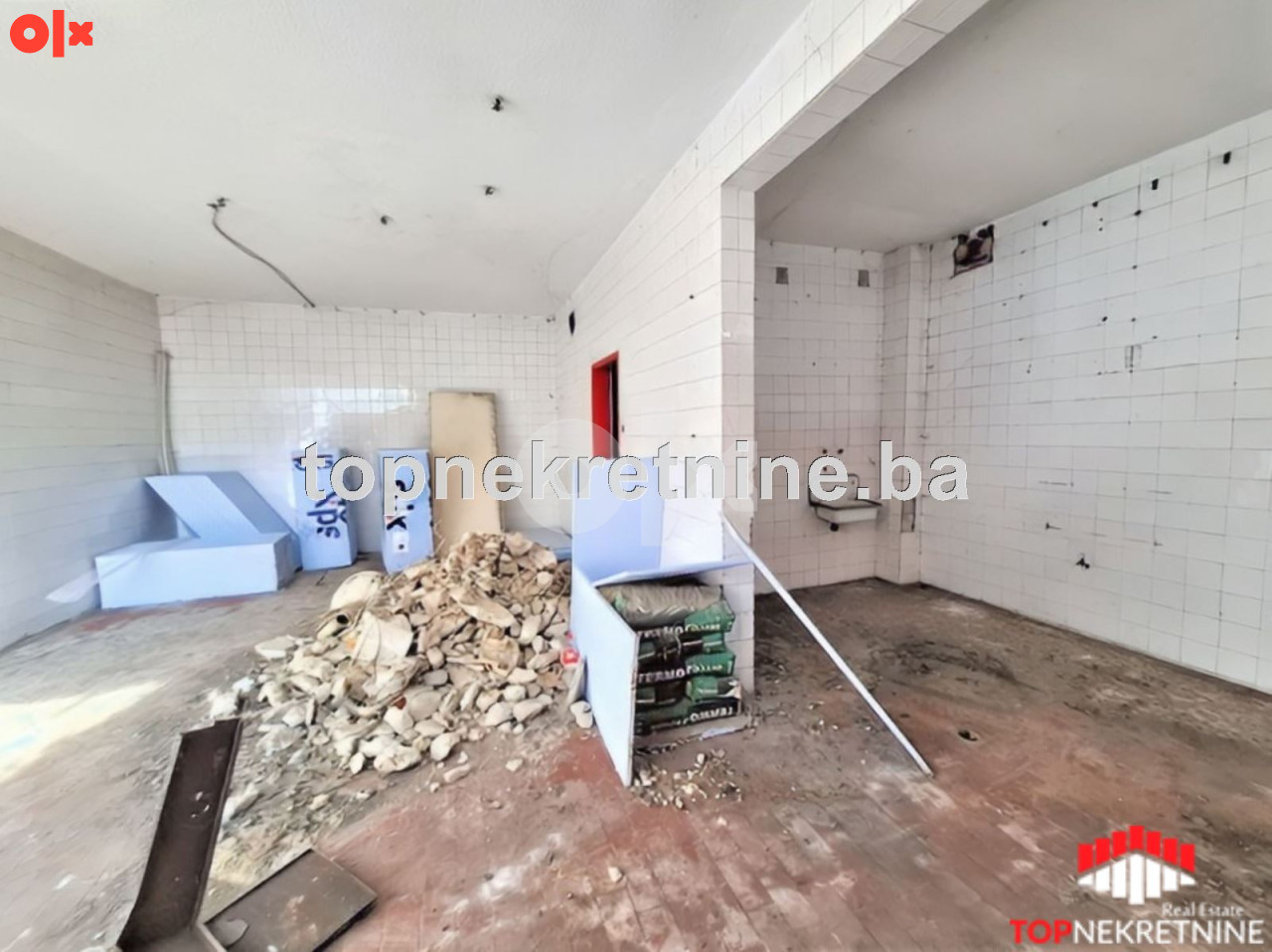 Poslovni prostor sa skladištem od 143m2 na Koševskom brdu. 16