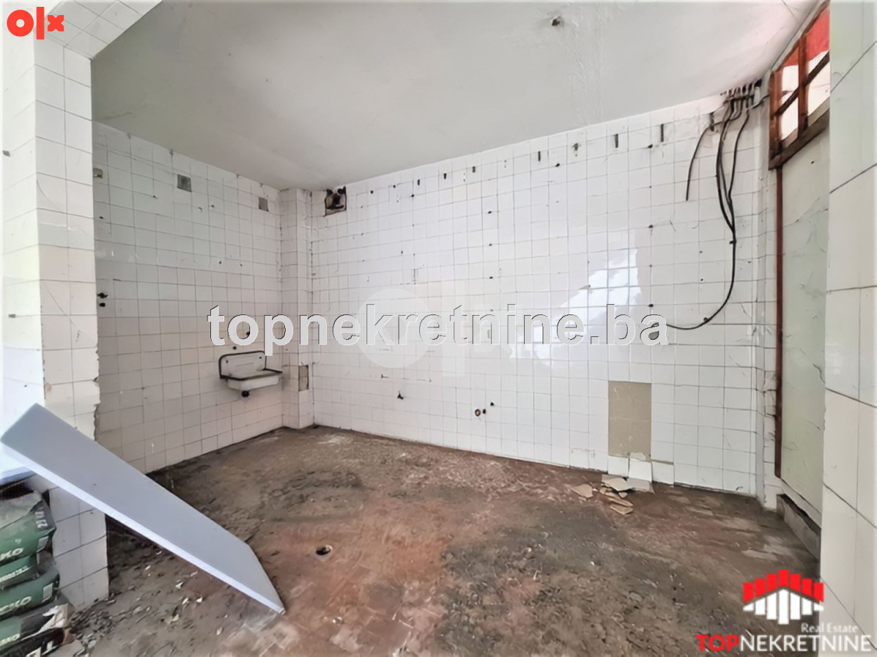 Poslovni prostor sa skladištem od 143m2 na Koševskom brdu. 17
