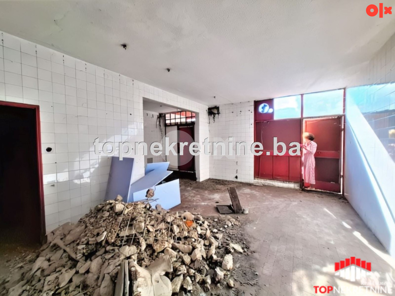 Poslovni prostor sa skladištem od 143m2 na Koševskom brdu. 18