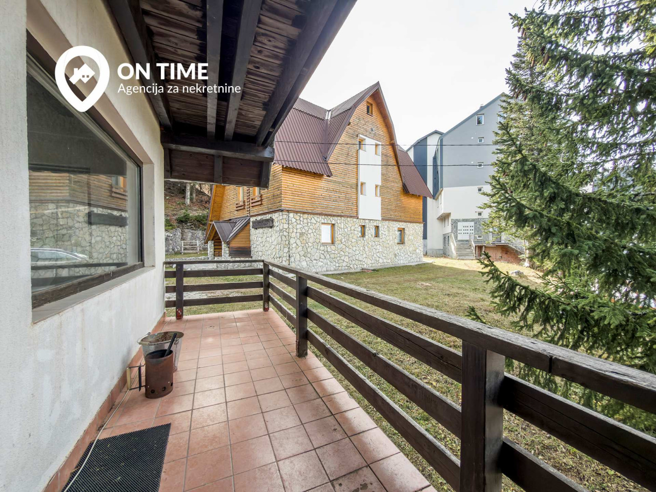 ON TIME prodaje: Vikendica na tri etaže, Jahorina 10