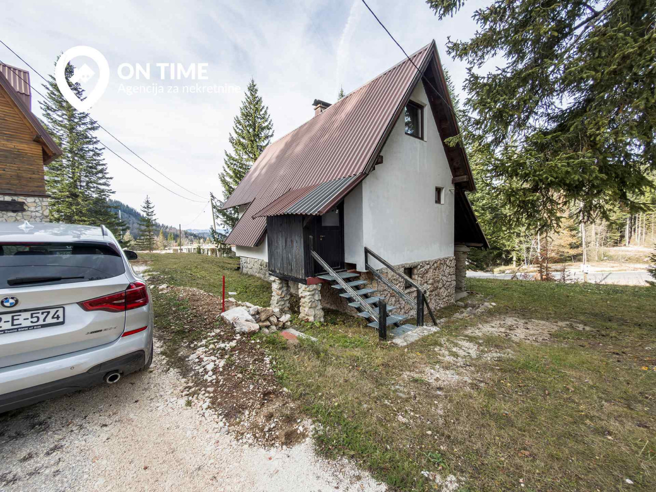 ON TIME prodaje: Vikendica na tri etaže, Jahorina 22