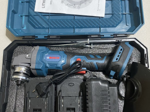 Brusilica Bosh sa dvije duple baterije