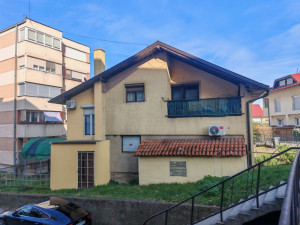 Stan poslovni prostor i dvije garsonjere jako povoljno photo 1