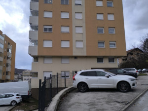 PRODAJEM NAMJEŠTEN STAN U VOGOŠĆI SA PARKINGOM - NOVOGRADNJA