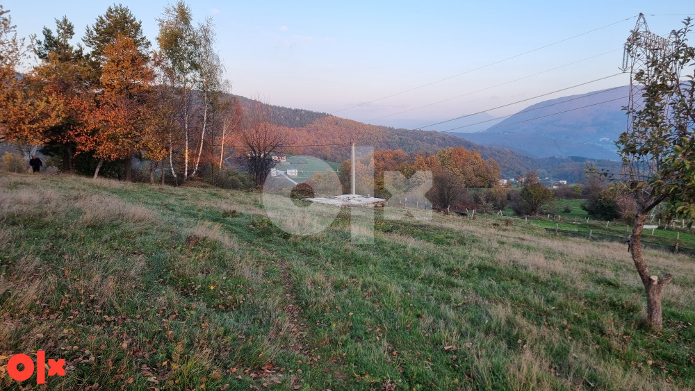GRAĐEVINSKO ZEMLJIŠTE 1000m2 sa pogledom Hadzici Bare  061741352 2