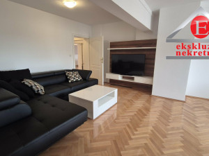 -CENTAR-Dvoiposoban stan površine 111 m2! ID 4150/ZP