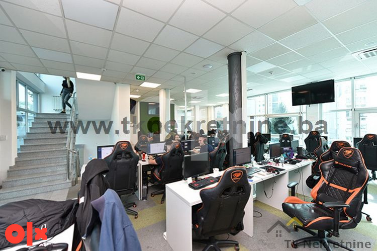 Vrhunska poslovna zgrada sa Penthouse apartmanom 8
