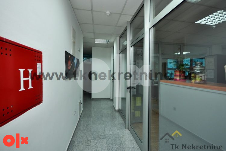 Vrhunska poslovna zgrada sa Penthouse apartmanom 11