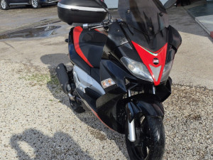 Motocikl  APRILIA SR MAX 300 GILERA NEXUS