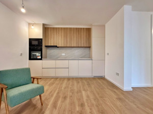 Renoviran i lijepo uređen manji trosoban stan, Ilidža