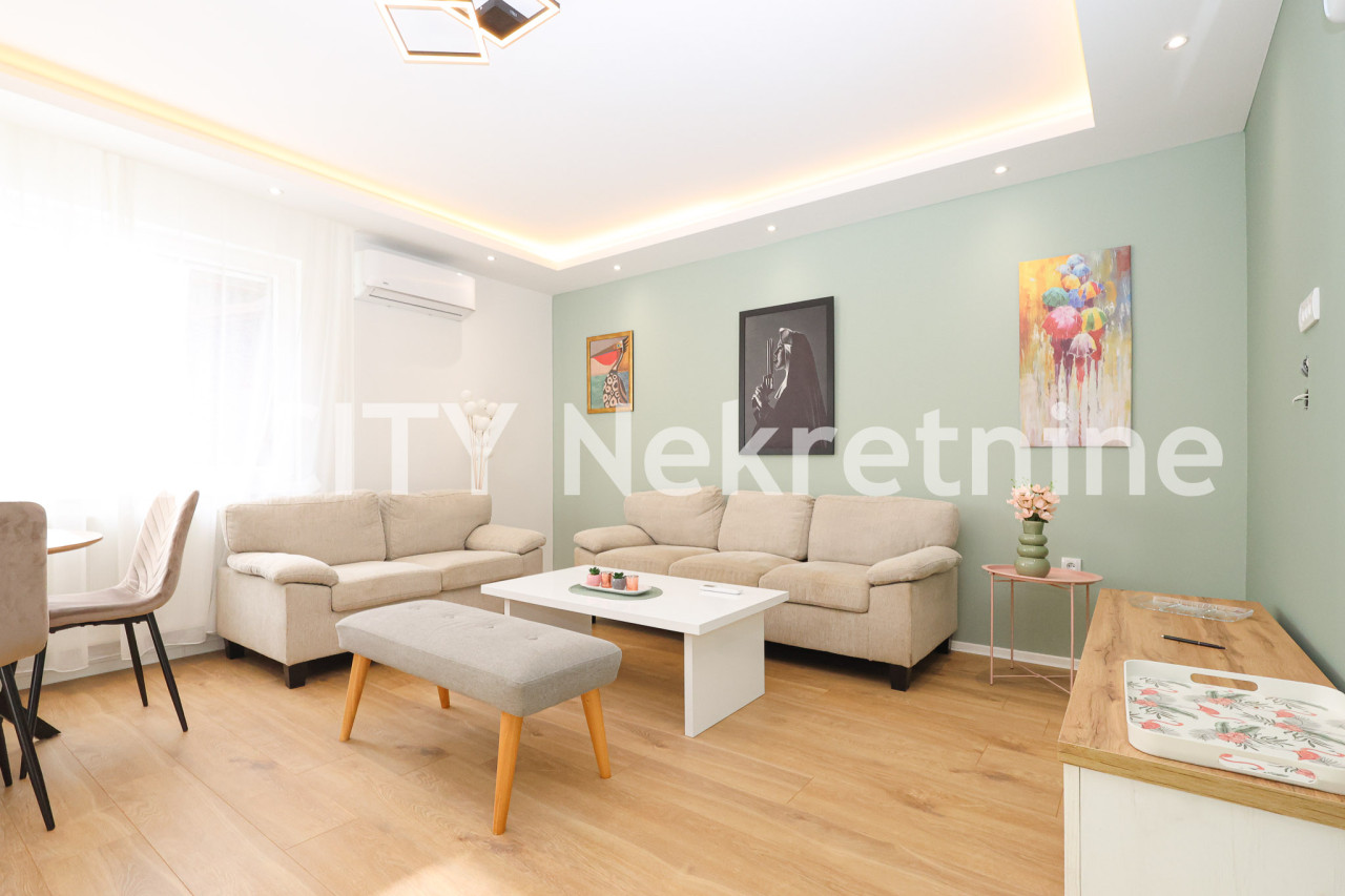 Trosoban stan - Centar - Koševsko brdo - 70 m2 2
