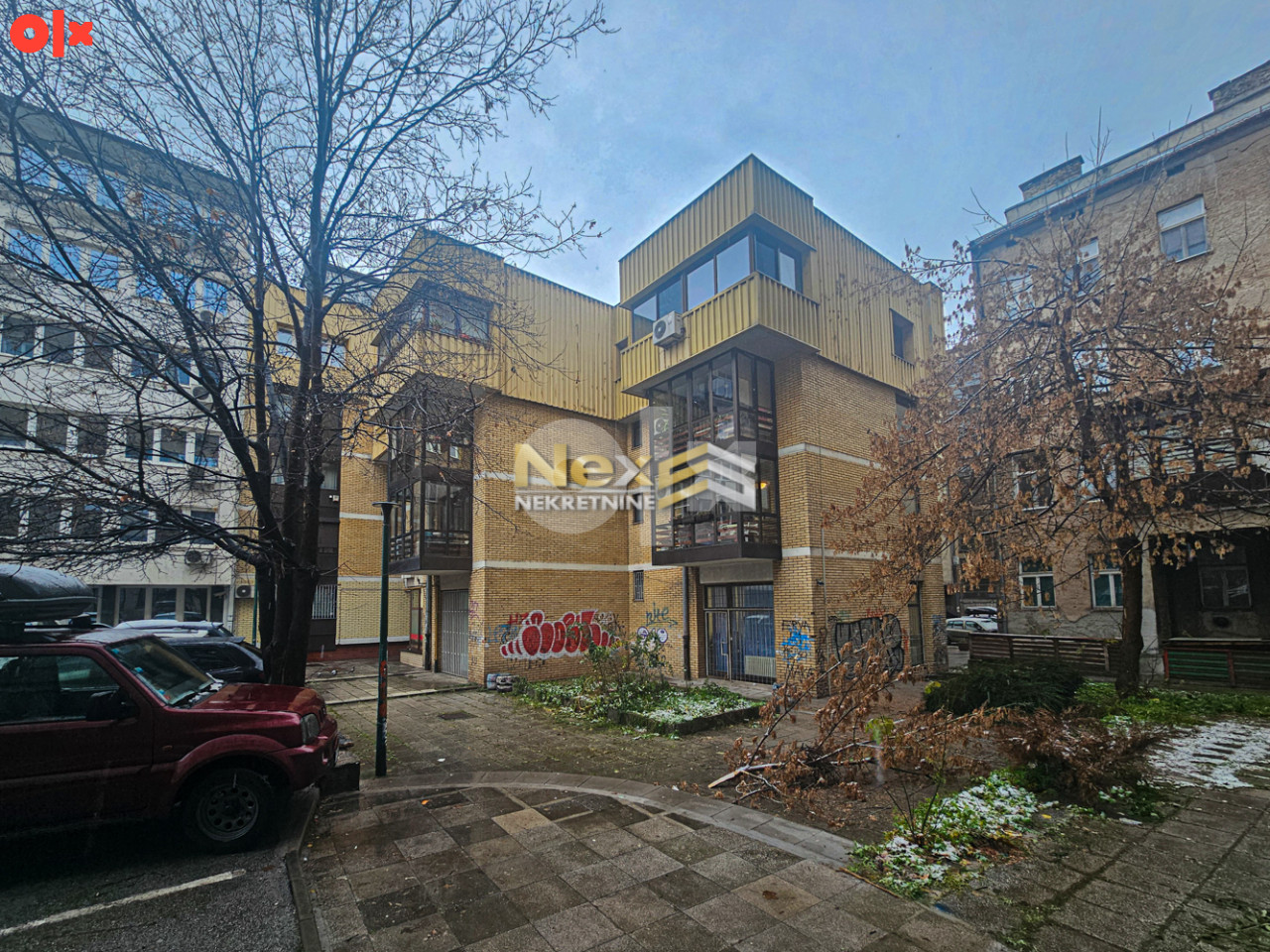 Četverosoban stan sa parkingom Mis Irbina/Centar 117m2 2