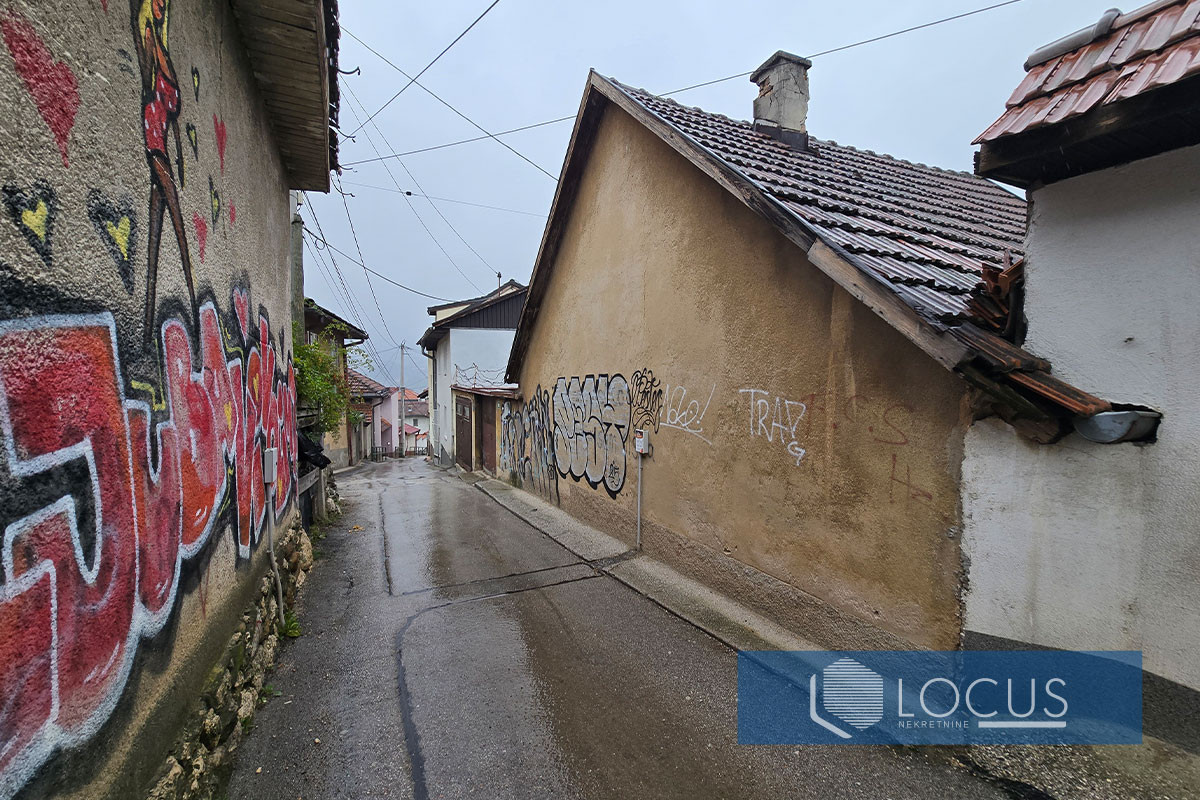 LOCUS: Dvije kuće na parceli 269m2, nas. Mejtaš, Centar photo 3