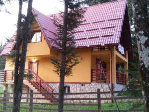 PICCOLO GRANDE PRODAJE/Vikendica Nisici