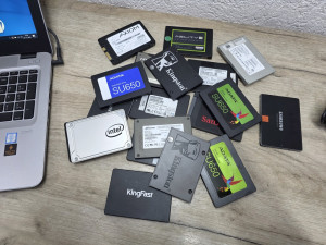 Ssd disk diskovi , 240GB 256GB